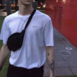 女生屁股撅起来操网站
